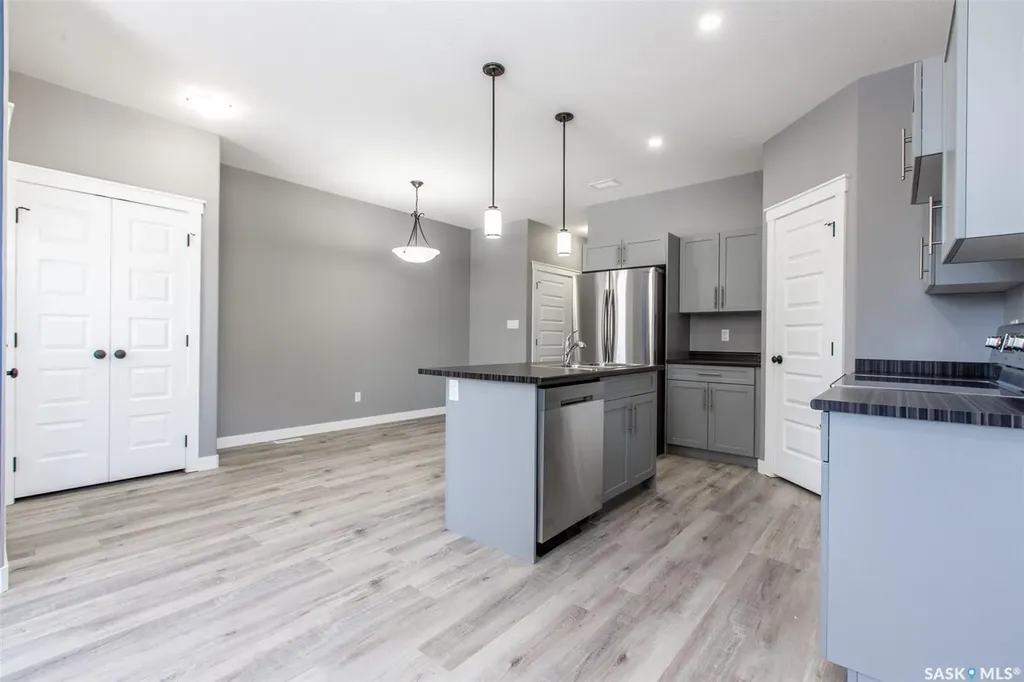 2748 Mackay Street Regina SK S4N 2T7