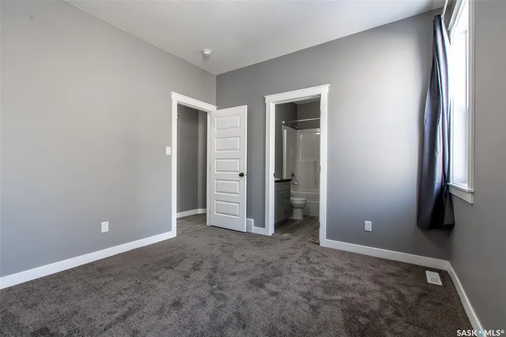 2748 Mackay Street Regina SK S4N 2T7