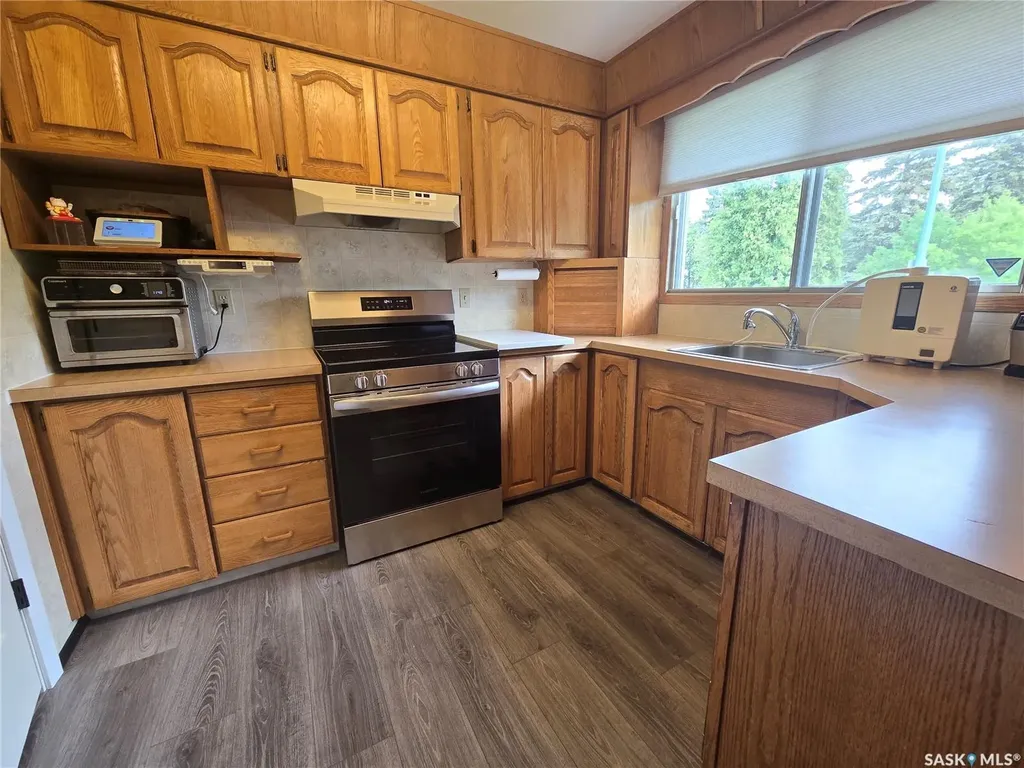 1117 Elevator Road Saskatoon SK S7M 3X1