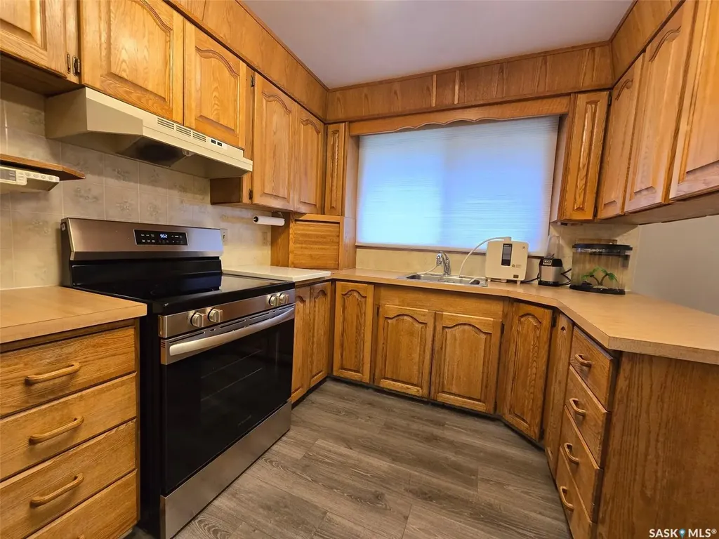 1117 Elevator Road Saskatoon SK S7M 3X1