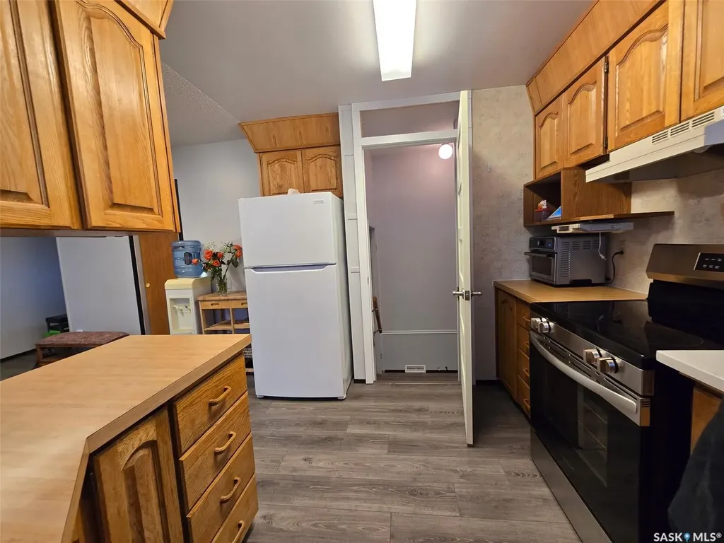 1117 Elevator Road Saskatoon SK S7M 3X1