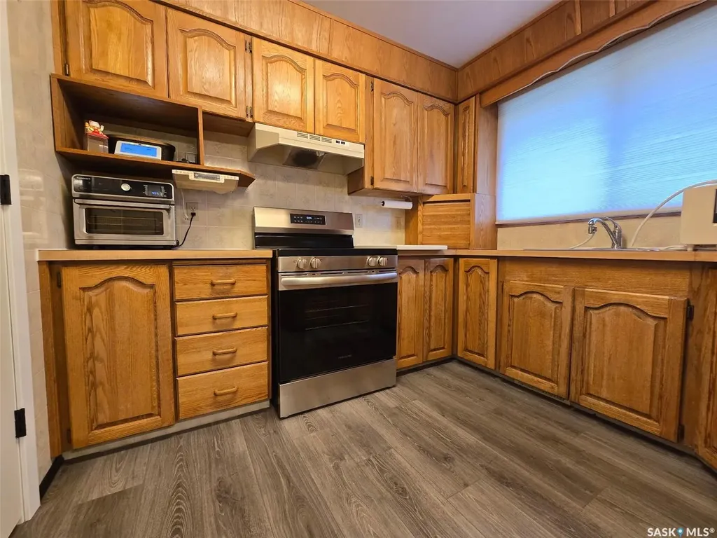 1117 Elevator Road Saskatoon SK S7M 3X1