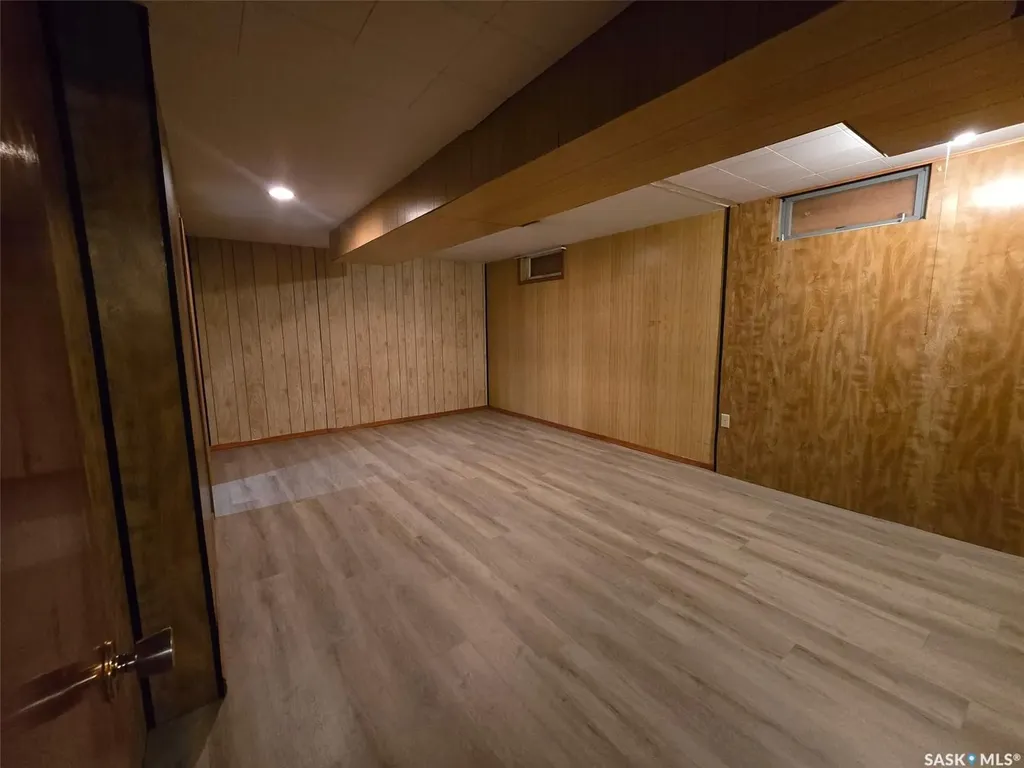 1117 Elevator Road Saskatoon SK S7M 3X1