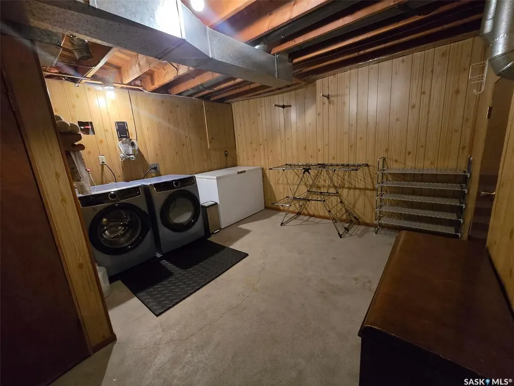 1117 Elevator Road Saskatoon SK S7M 3X1