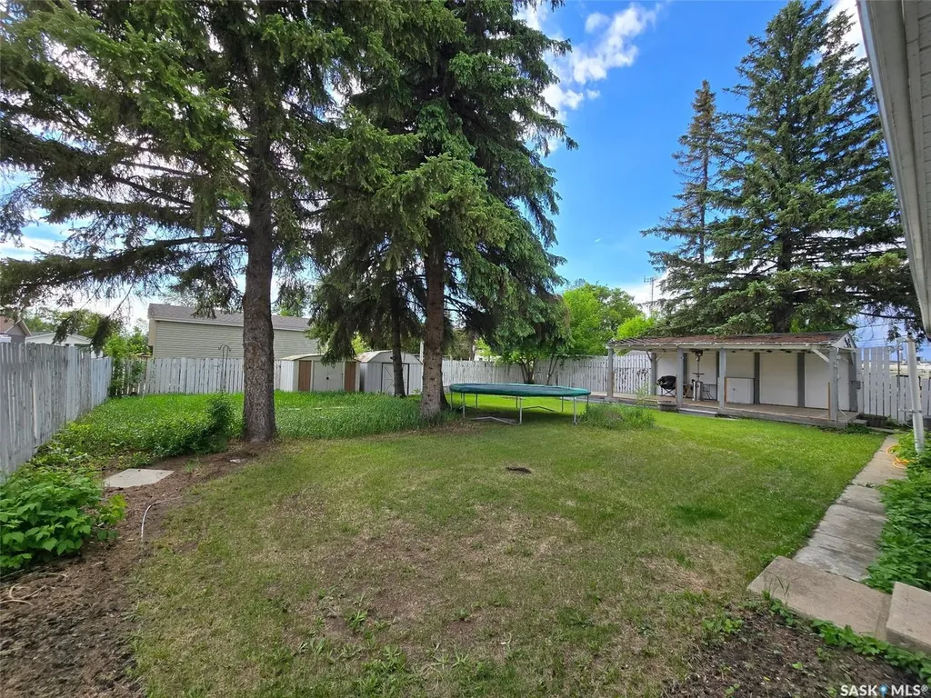 1117 Elevator Road Saskatoon SK S7M 3X1