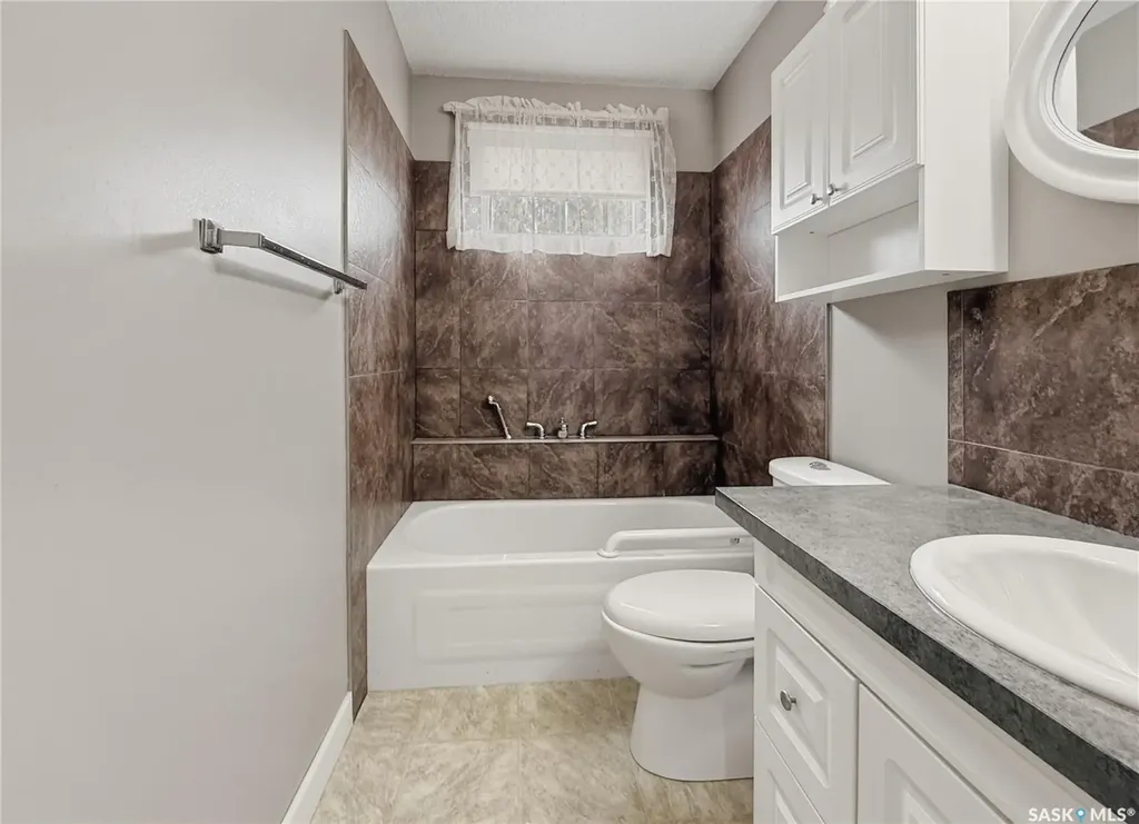 24 13th Avenue SE Swift Current SK S9H 4C3