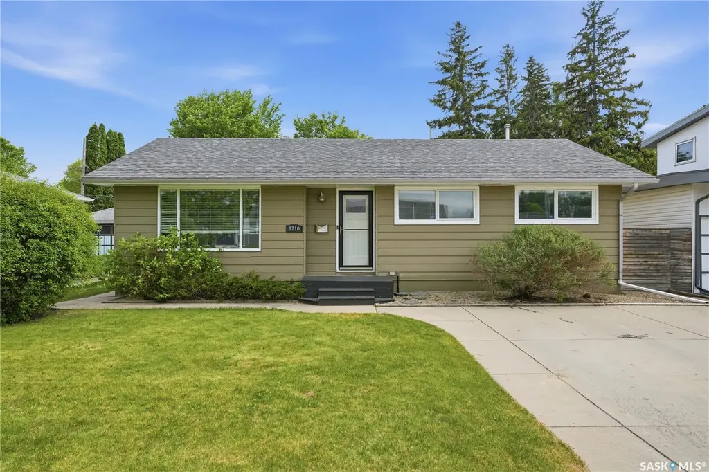 1710 Drinkle Street Saskatoon SK S7J 0P7