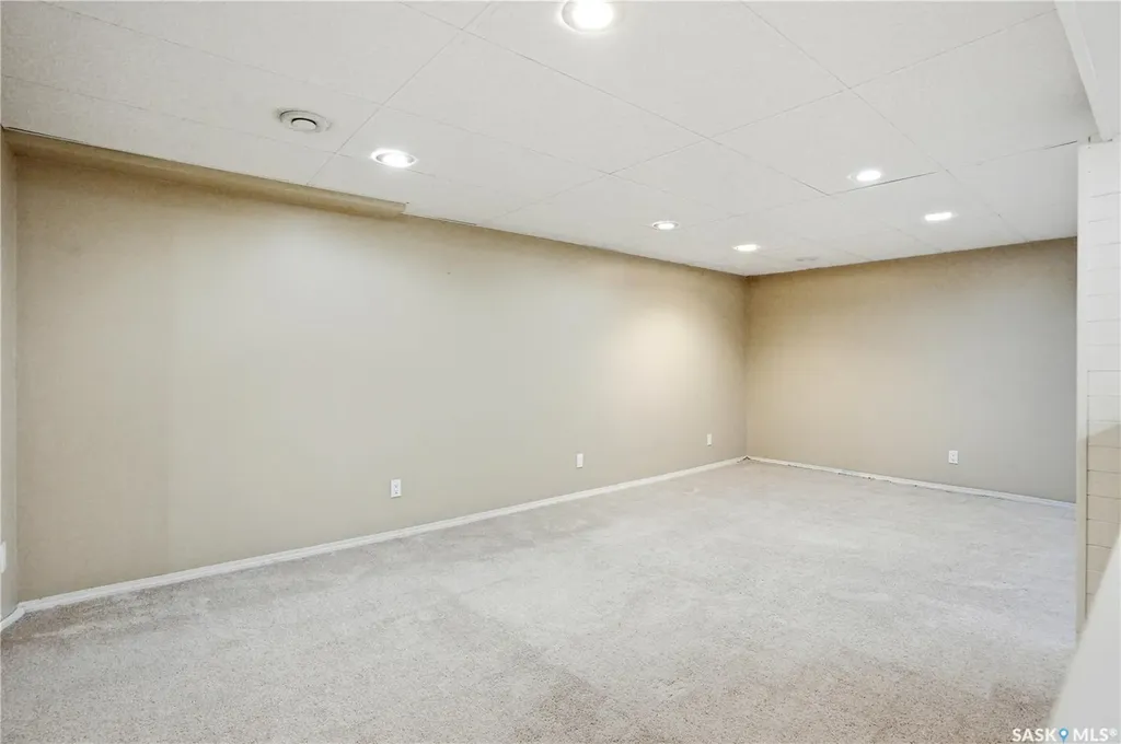 1710 Drinkle Street Saskatoon SK S7J 0P7