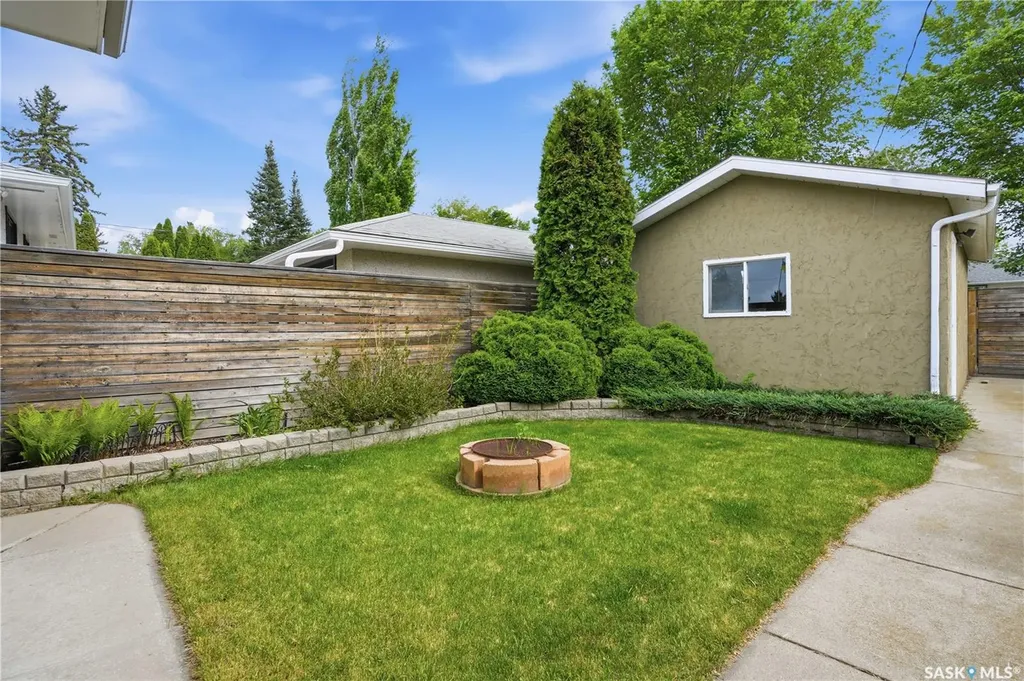 1710 Drinkle Street Saskatoon SK S7J 0P7