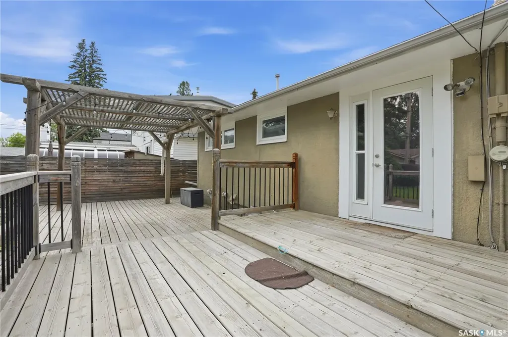 1710 Drinkle Street Saskatoon SK S7J 0P7