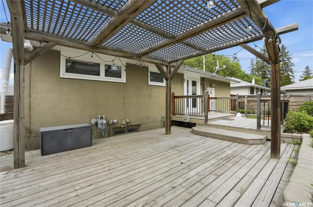1710 Drinkle Street Saskatoon SK S7J 0P7