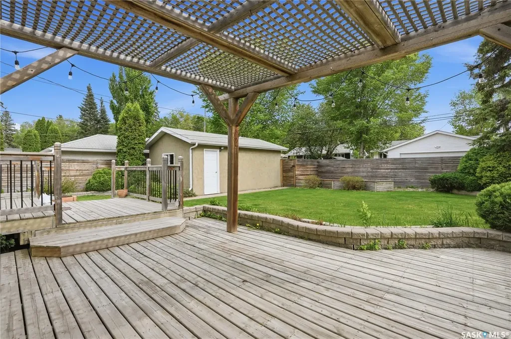 1710 Drinkle Street Saskatoon SK S7J 0P7