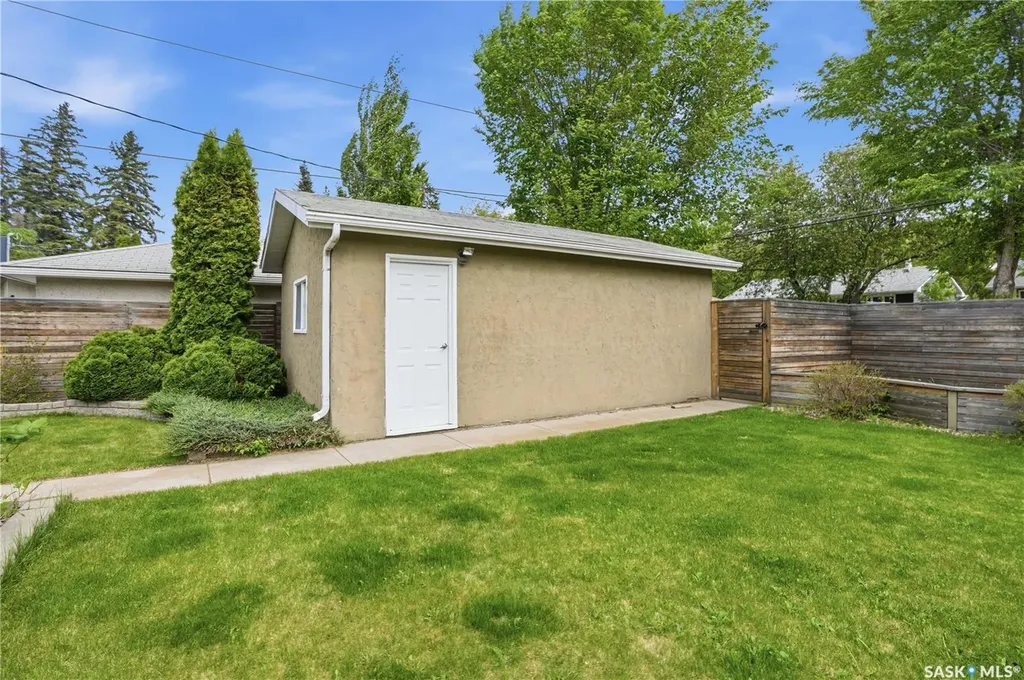 1710 Drinkle Street Saskatoon SK S7J 0P7
