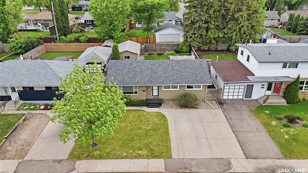 1710 Drinkle Street Saskatoon SK S7J 0P7