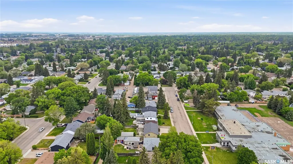 1710 Drinkle Street Saskatoon SK S7J 0P7