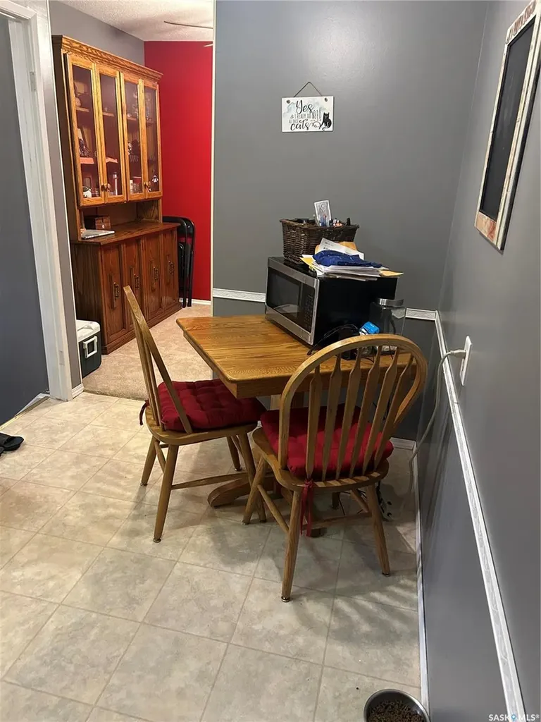 28 Carmichael Road Regina SK S4R 0C5