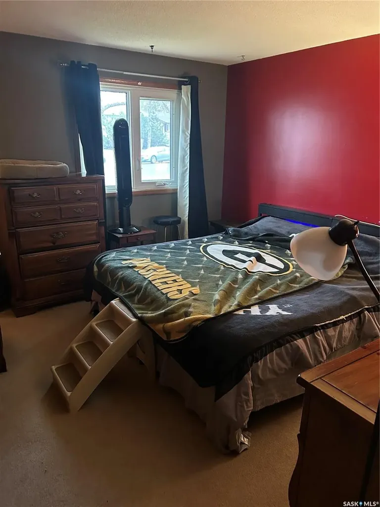 28 Carmichael Road Regina SK S4R 0C5