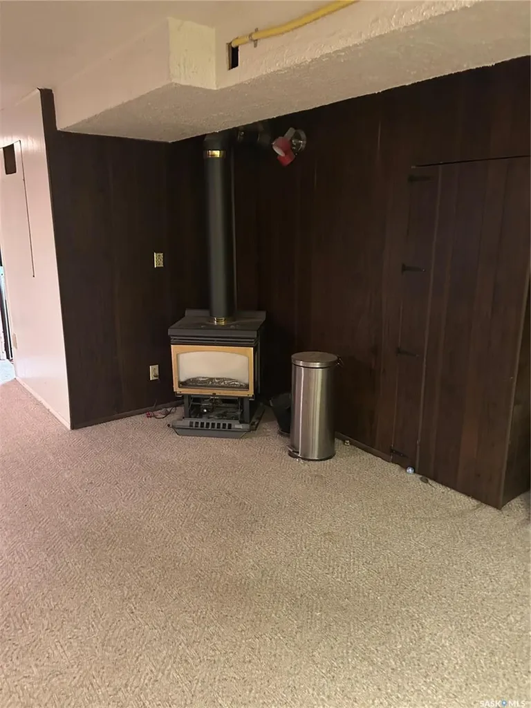 28 Carmichael Road Regina SK S4R 0C5