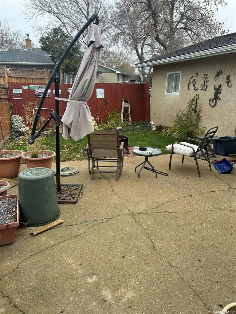 28 Carmichael Road Regina SK S4R 0C5