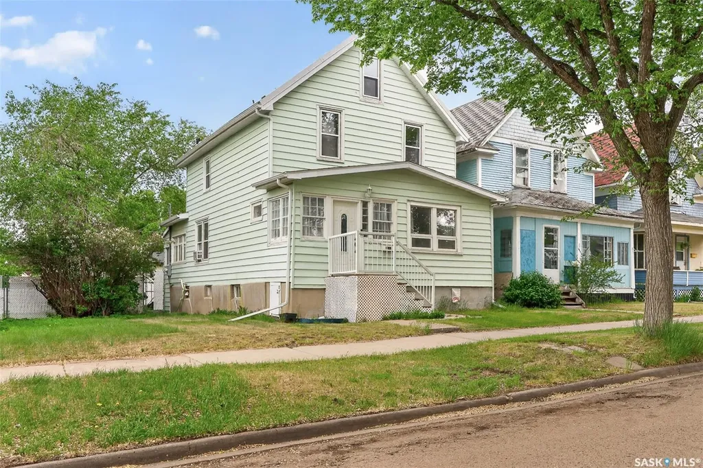 1142 2nd Avenue NE Moose Jaw SK S6H 1C6