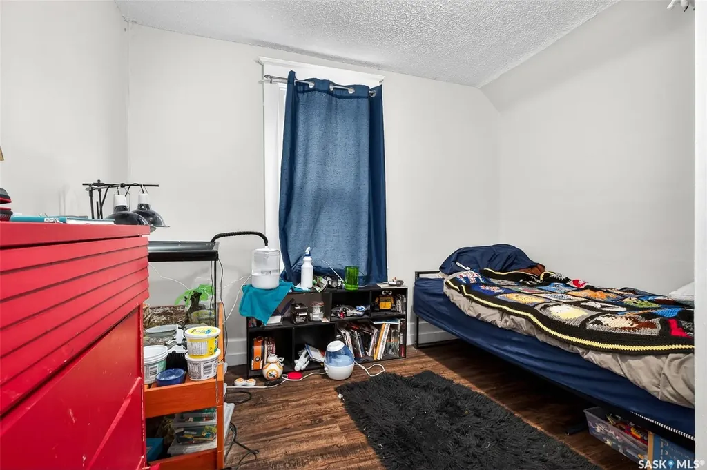 1142 2nd Avenue NE Moose Jaw SK S6H 1C6