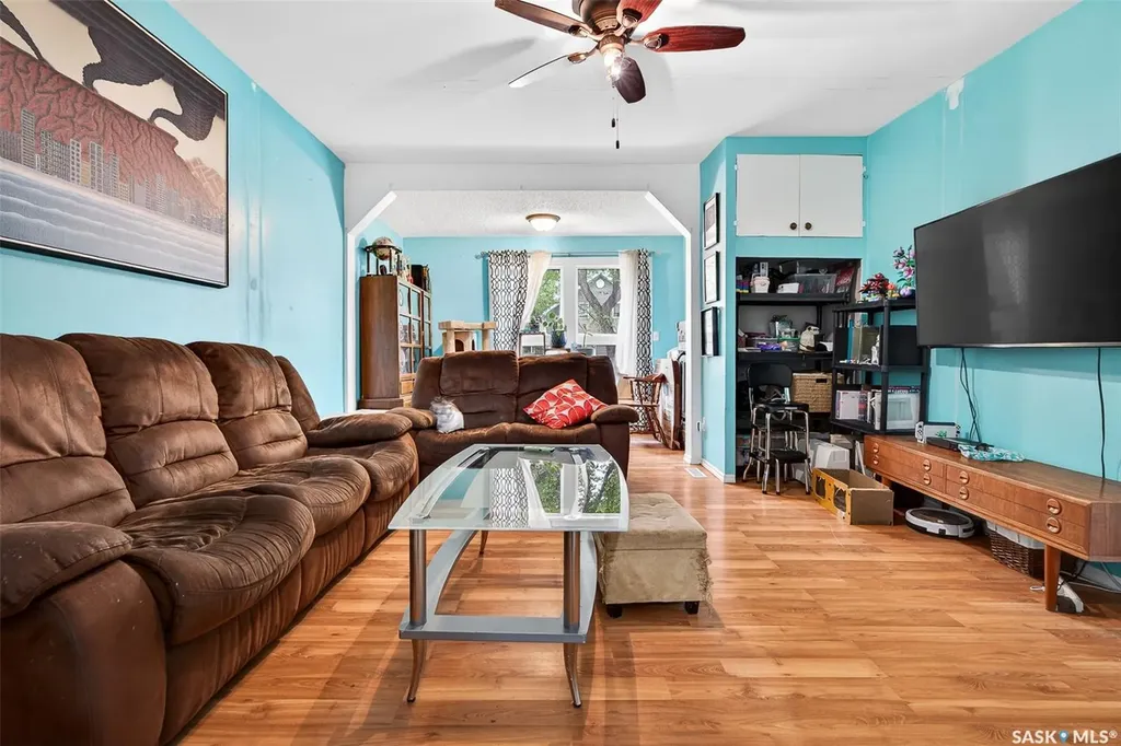 1142 2nd Avenue NE Moose Jaw SK S6H 1C6