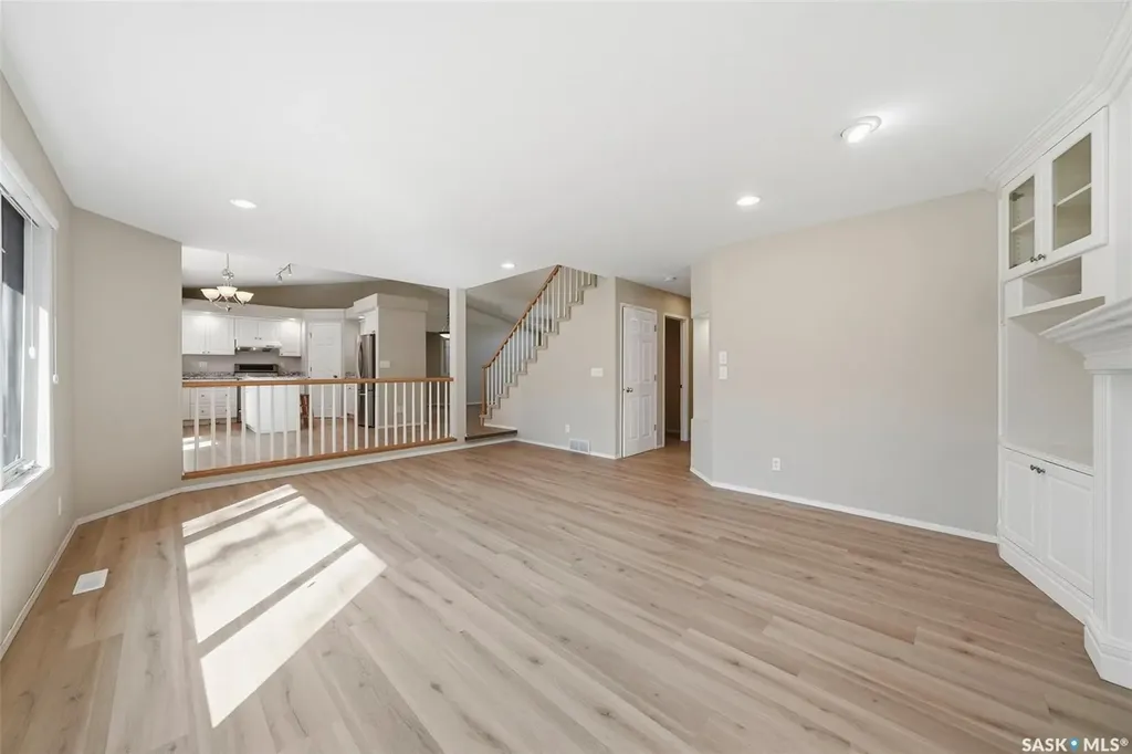 118 Hinitt Place Saskatoon SK S7N 4M6