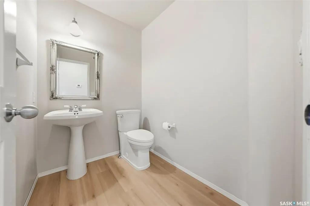 118 Hinitt Place Saskatoon SK S7N 4M6