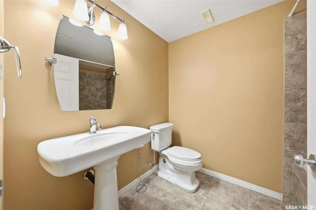 118 Hinitt Place Saskatoon SK S7N 4M6
