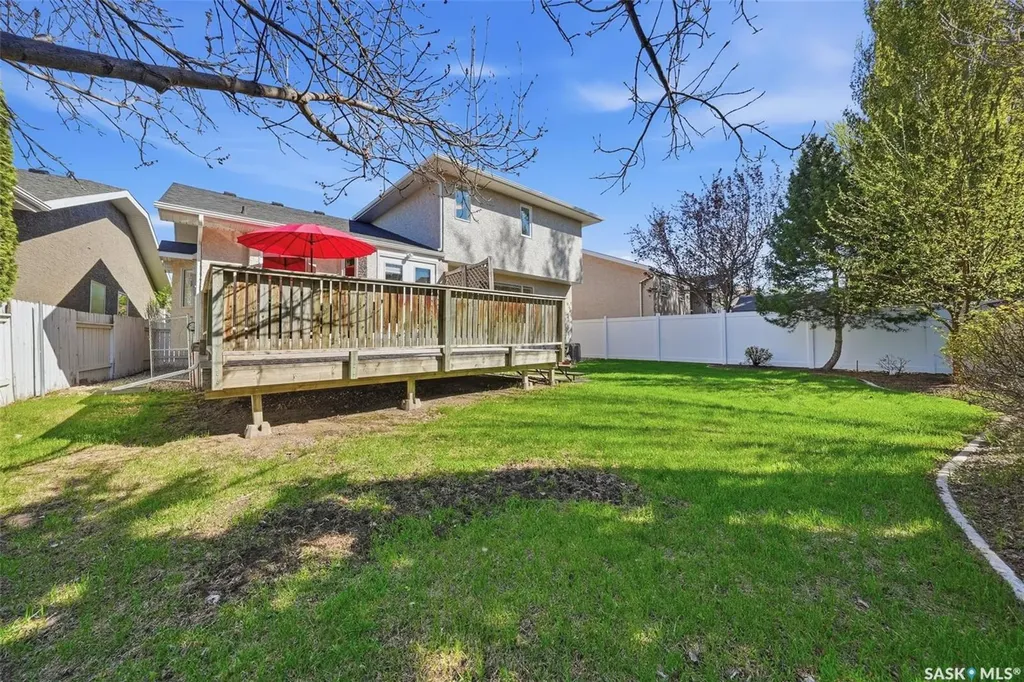 118 Hinitt Place Saskatoon SK S7N 4M6