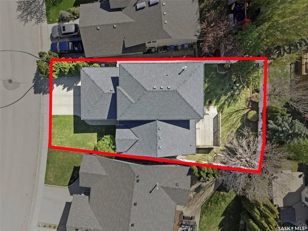 118 Hinitt Place Saskatoon SK S7N 4M6