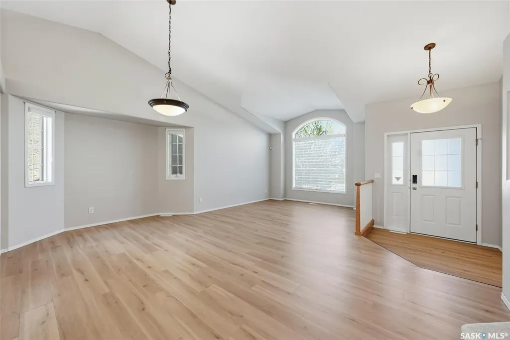 118 Hinitt Place Saskatoon SK S7N 4M6