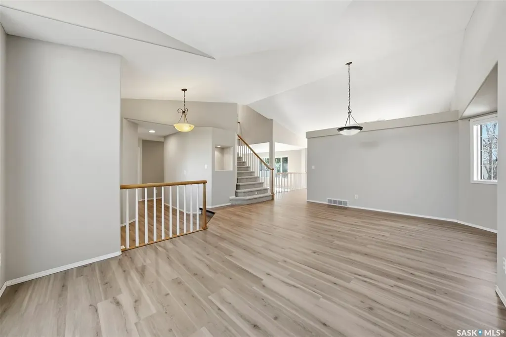 118 Hinitt Place Saskatoon SK S7N 4M6