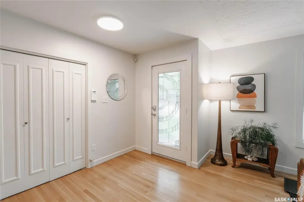 414 Lake Crescent Saskatoon SK S7H 3A4