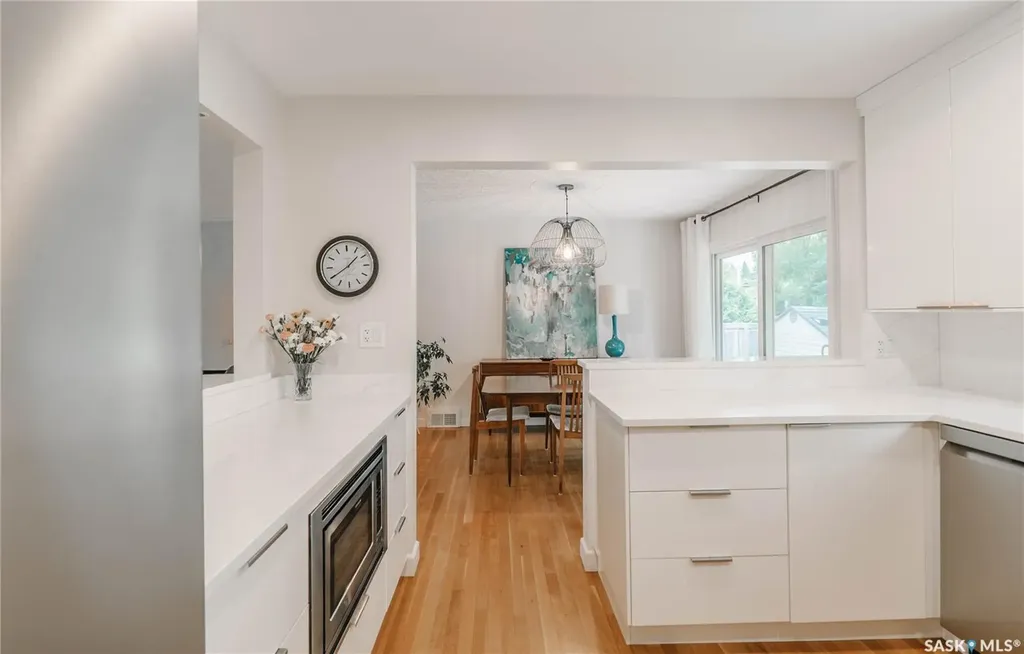 414 Lake Crescent Saskatoon SK S7H 3A4