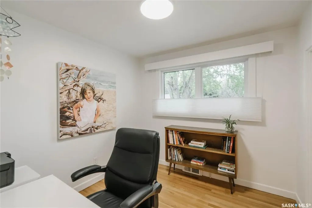 414 Lake Crescent Saskatoon SK S7H 3A4