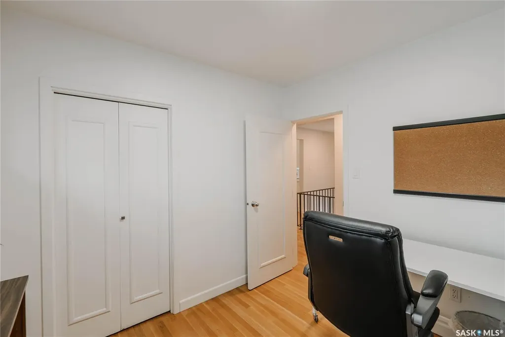 414 Lake Crescent Saskatoon SK S7H 3A4