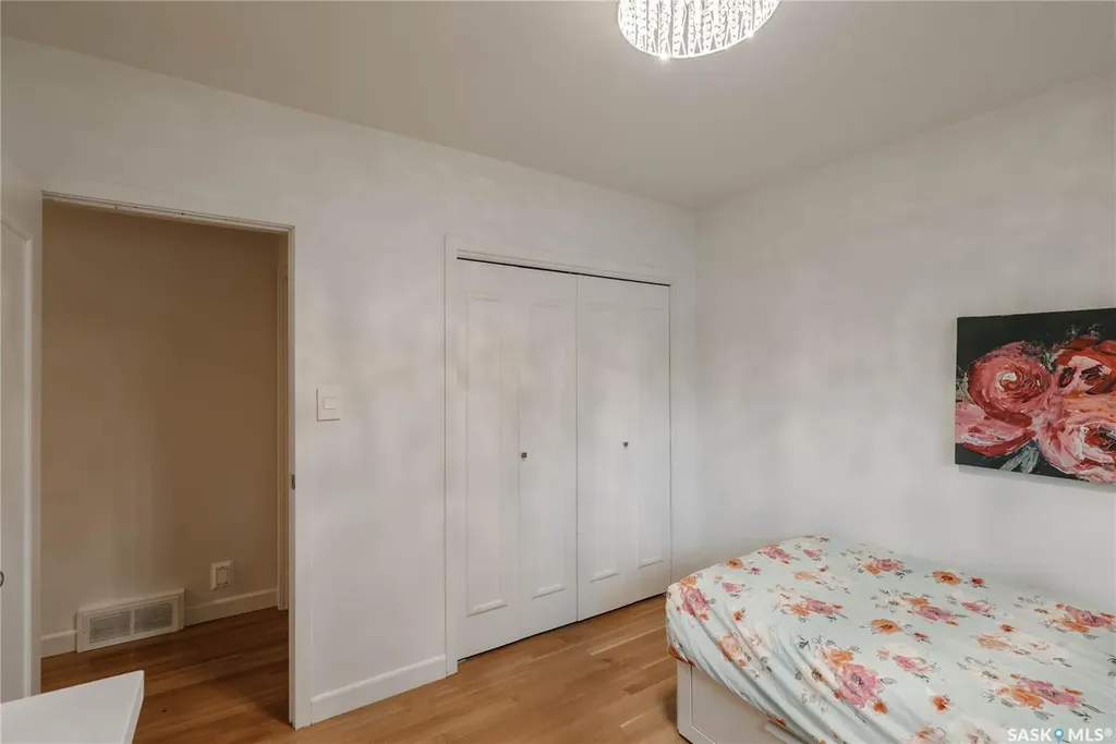 414 Lake Crescent Saskatoon SK S7H 3A4