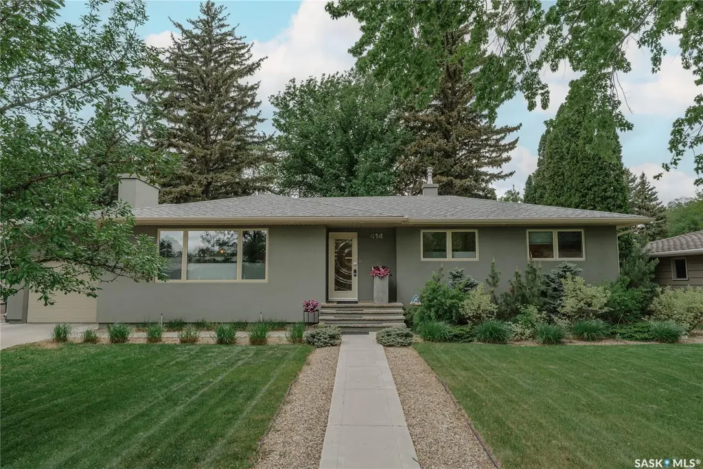 414 Lake Crescent Saskatoon SK S7H 3A4