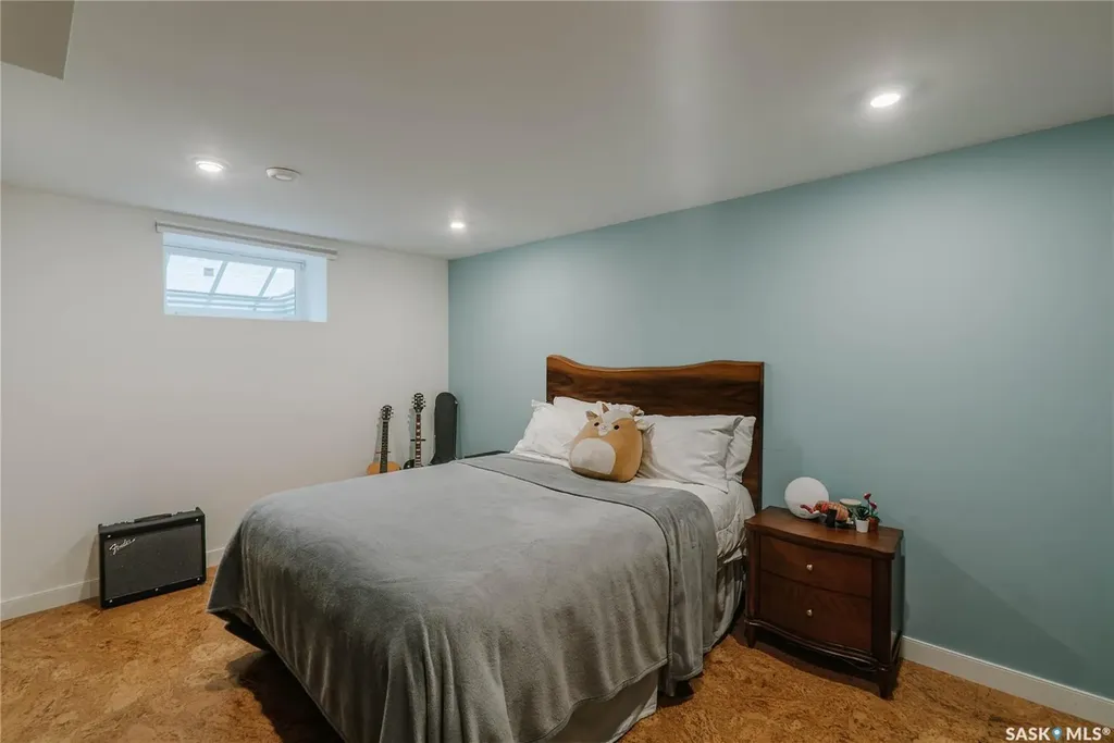 414 Lake Crescent Saskatoon SK S7H 3A4