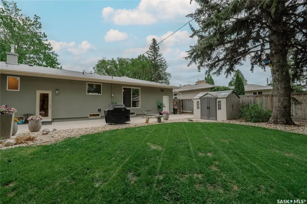 414 Lake Crescent Saskatoon SK S7H 3A4