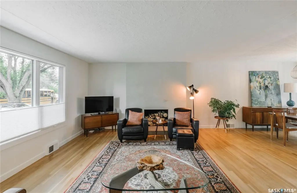 414 Lake Crescent Saskatoon SK S7H 3A4