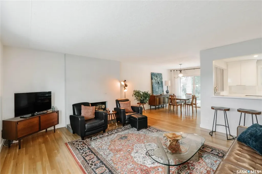 414 Lake Crescent Saskatoon SK S7H 3A4