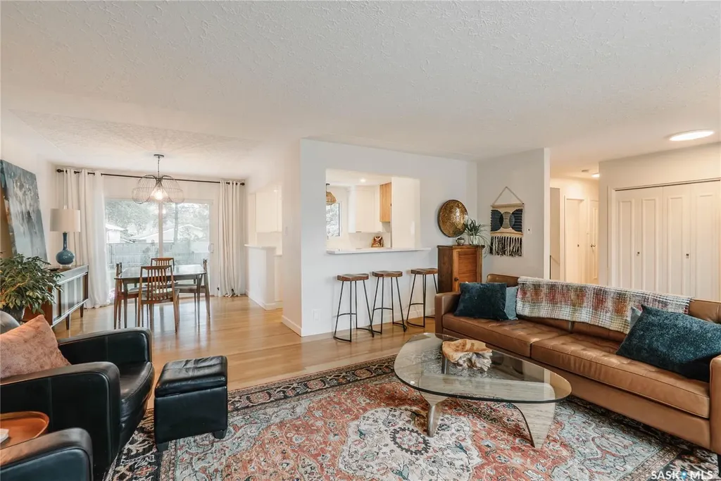 414 Lake Crescent Saskatoon SK S7H 3A4