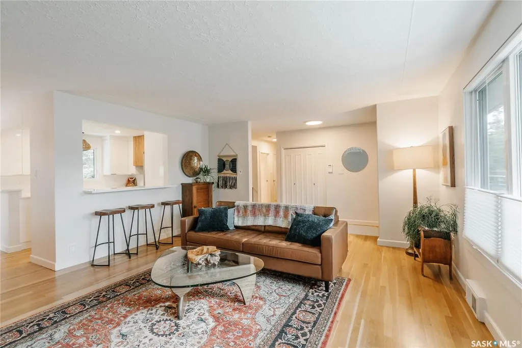 414 Lake Crescent Saskatoon SK S7H 3A4