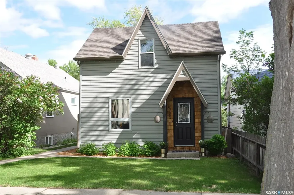 725 9th Street E Saskatoon SK S7H 0M6