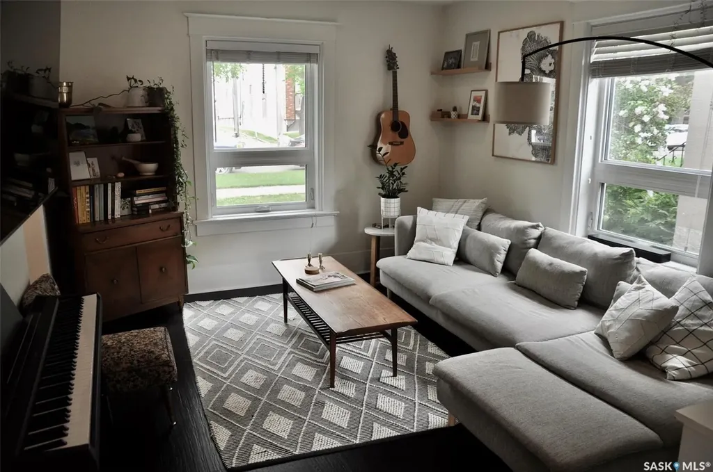 725 9th Street E Saskatoon SK S7H 0M6