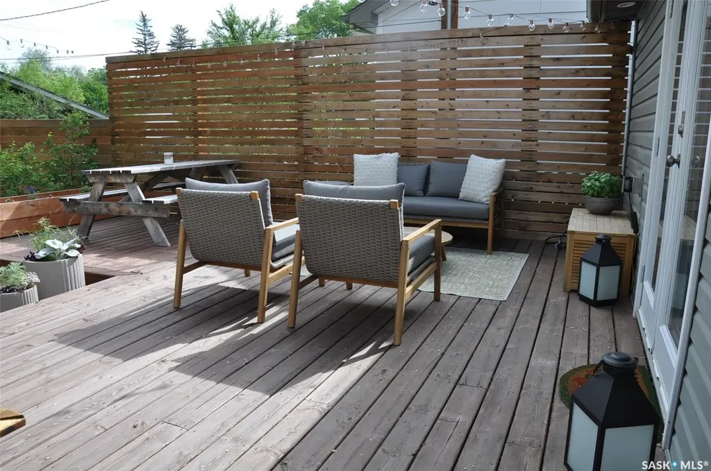 725 9th Street E Saskatoon SK S7H 0M6