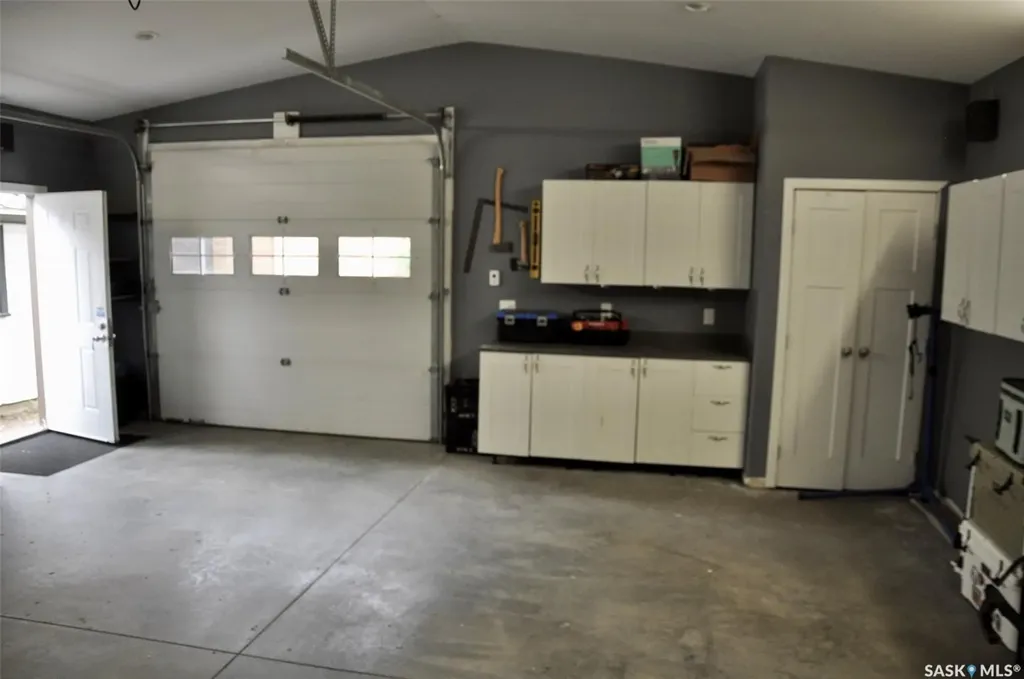 725 9th Street E Saskatoon SK S7H 0M6