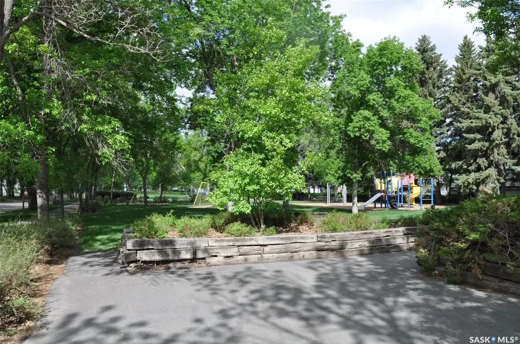 725 9th Street E Saskatoon SK S7H 0M6